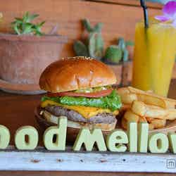 具だくさんの「チーズバーガー」¥1,100