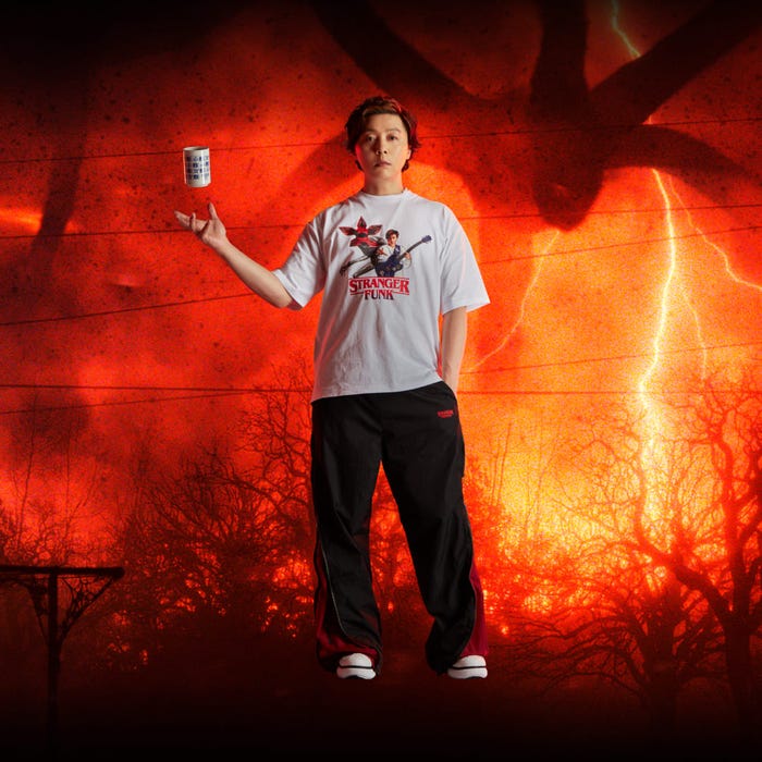 STRANGER FUNK TEE(ホワイト/ブラック)(提供写真)