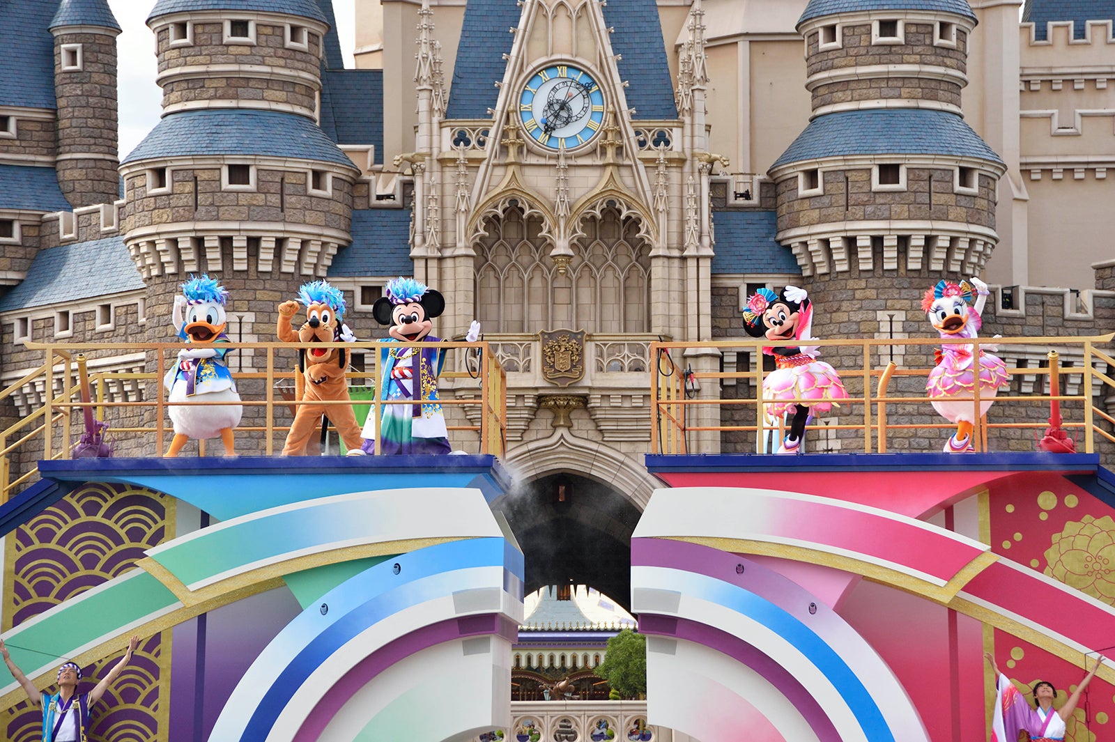 「彩涼華舞」（C）Disney