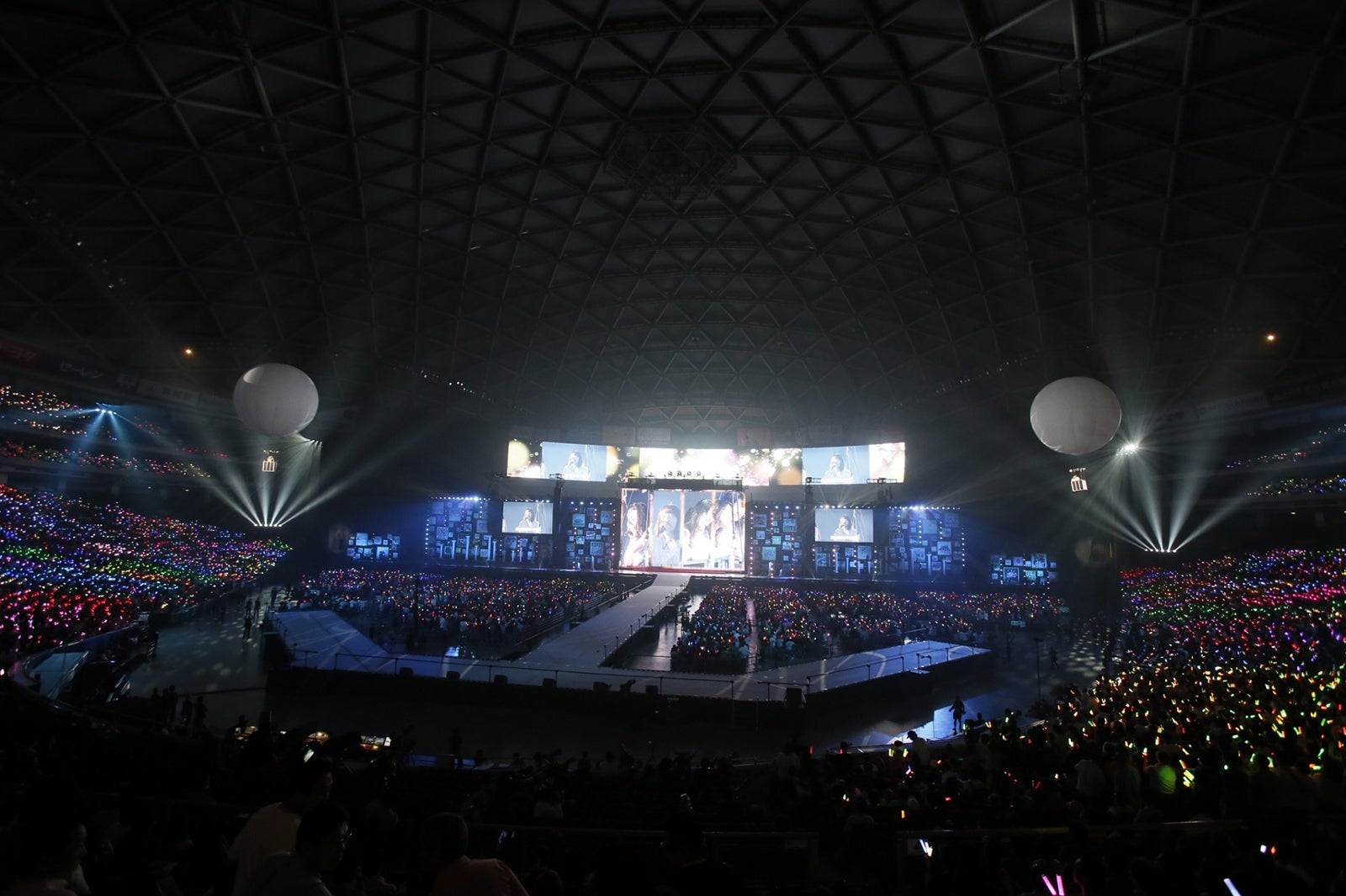 「AKB48 53rdシングル 世界選抜総選挙」AKB48グループコンサート（C）AKS