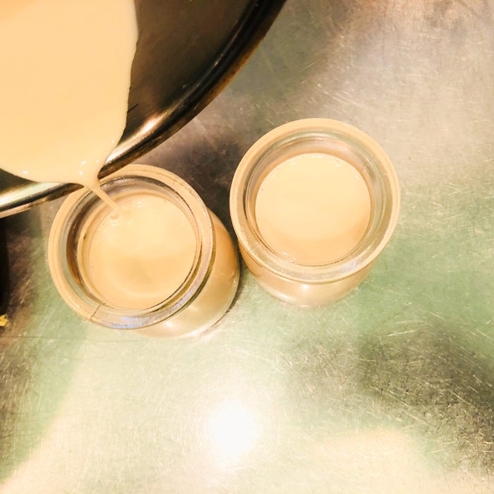 手順3:器に分けいれ、冷蔵庫で30分~冷やし固める/画像提供:柏原歩