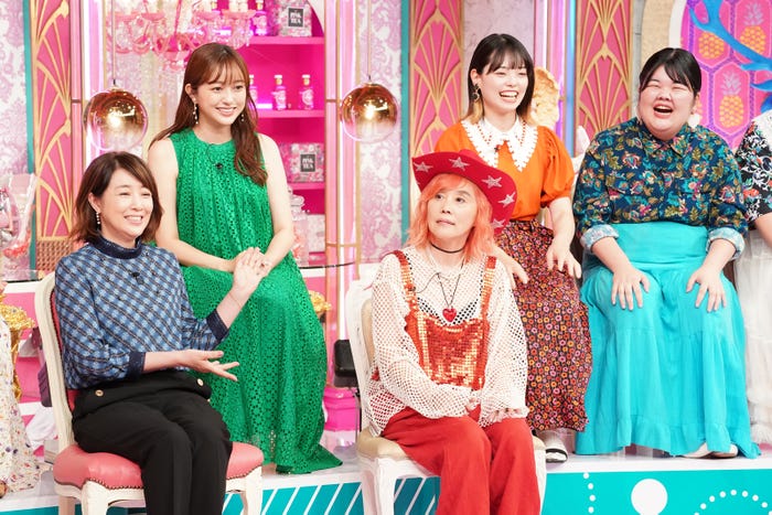 (左から)菊池桃子、菊地亜美、野沢直子、きりやはるか、あんり(C)日本テレビ