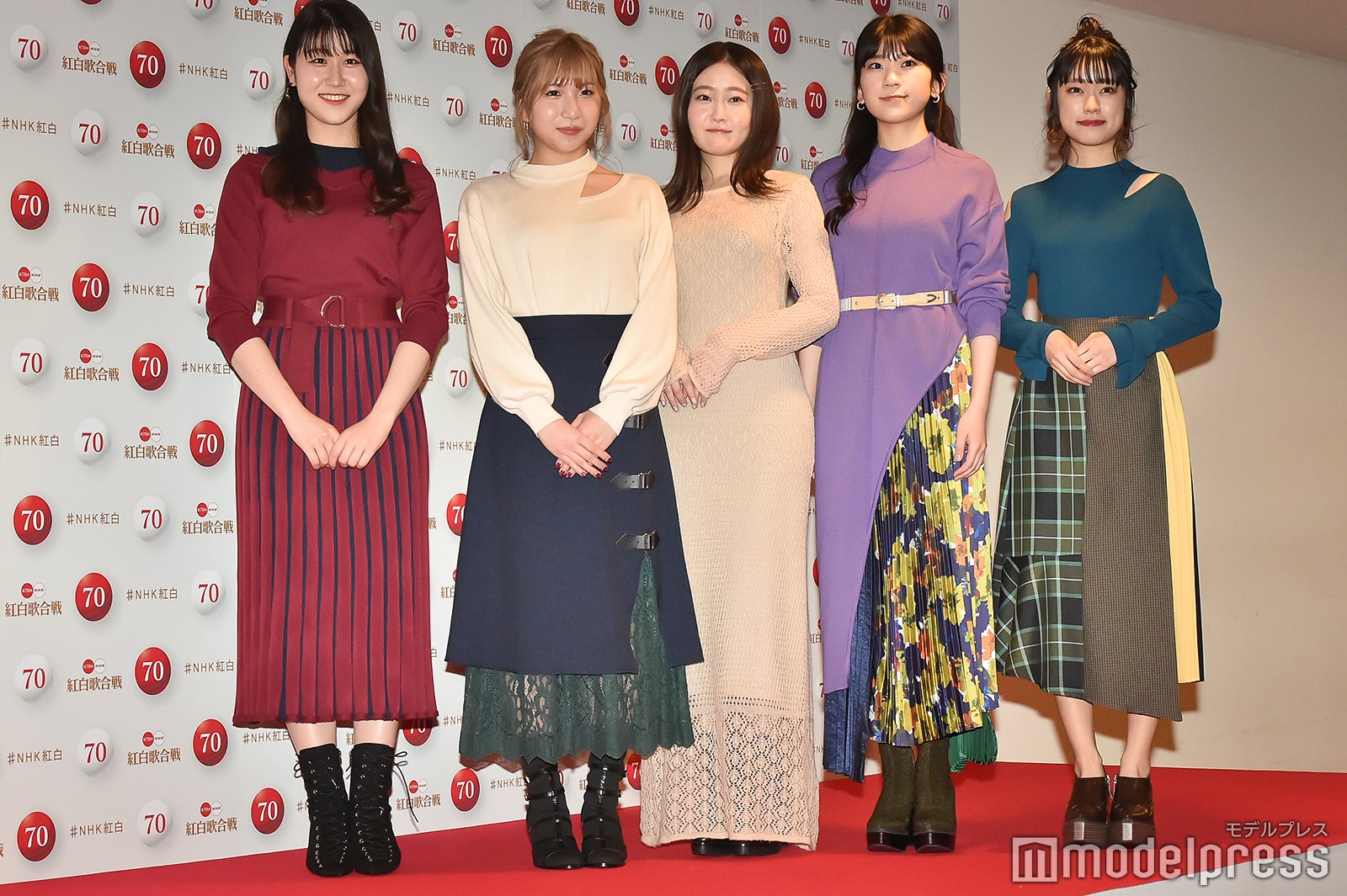 リトグリ 美脚披露のシルバー衣装で本番さながらリハ 紅白リハ2日目 モデルプレス