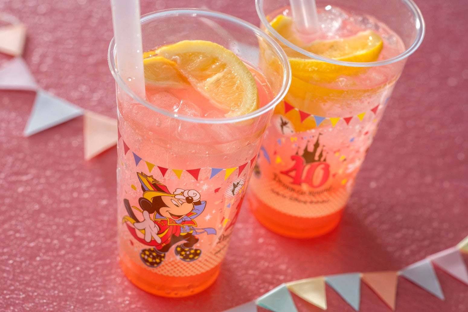 スパークリングドリンク（シトラス）1杯￥600（C）Disney
