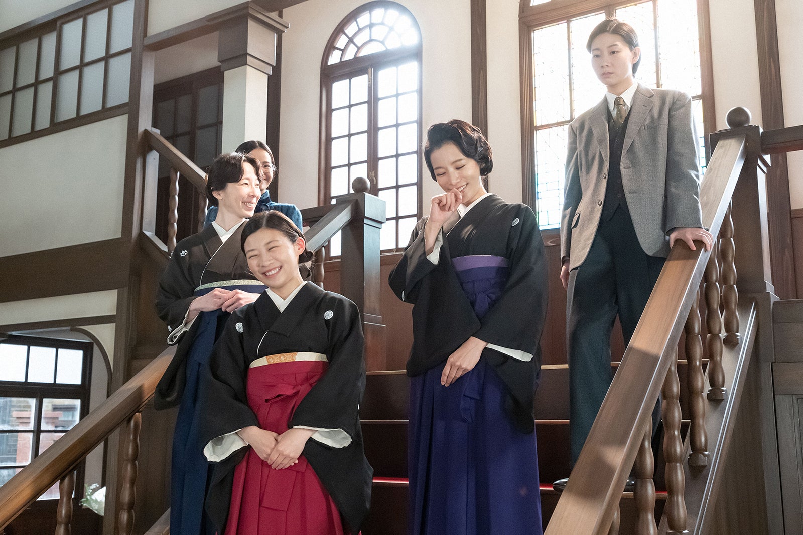 ハ・ヨンス、平岩紙、伊藤沙莉、桜井ユキ、土居志央梨「虎に翼」第15話より（C）NHK