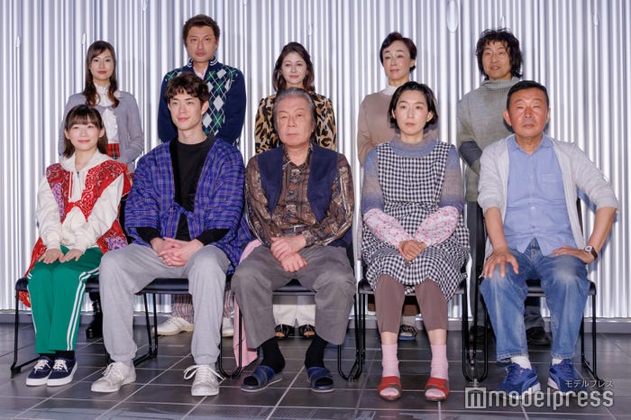 (上段左から)恒松祐里、山内圭哉、真木よう子、キムラ緑子、みのすけ(下段左から)伊藤沙莉、宮沢氷魚、古田新太、江口のりこ、鄭義信氏(C)モデルプレス