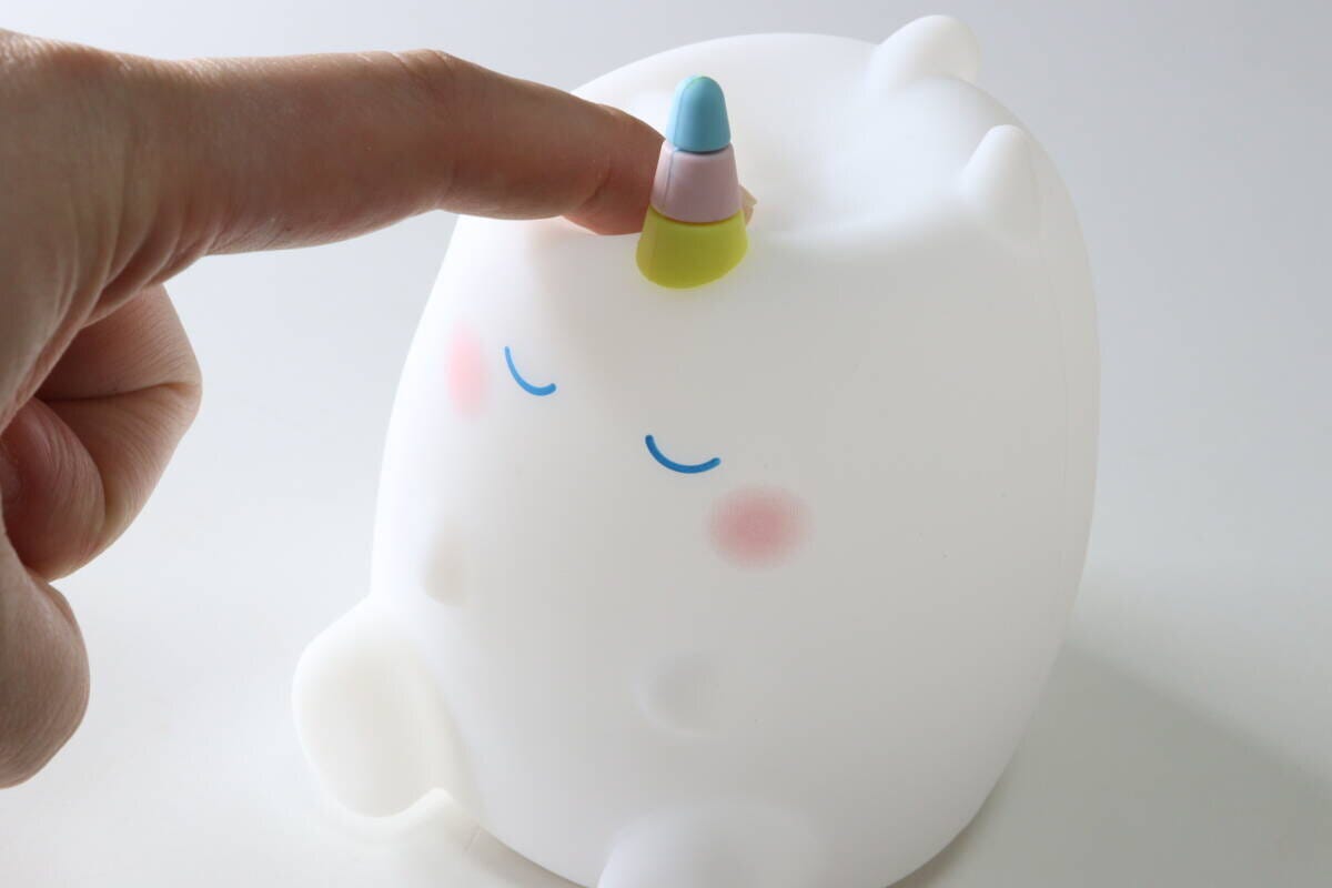 ダイソー　センサーライト（ユニコーン）　やわらかい