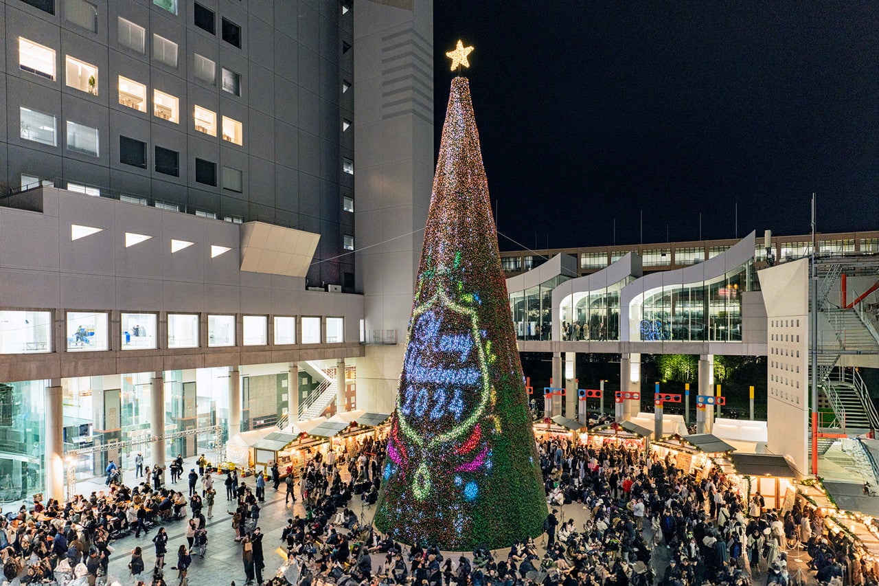 梅田スカイビル】セカオワやback numberともコラボ！ 動くツリーが輝く