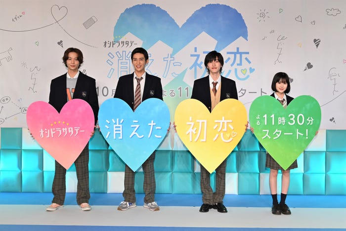 (左から)鈴木仁、目黒蓮、道枝駿佑、福本莉子(C)テレビ朝日