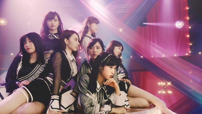 AKB48、52ndシングル「Teacher Teacher」MVより(C)AKS/キングレコード