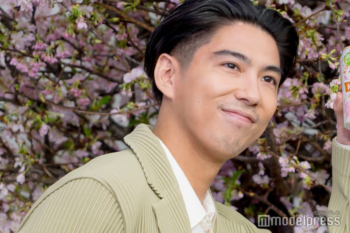 賀来賢人(C)モデルプレス