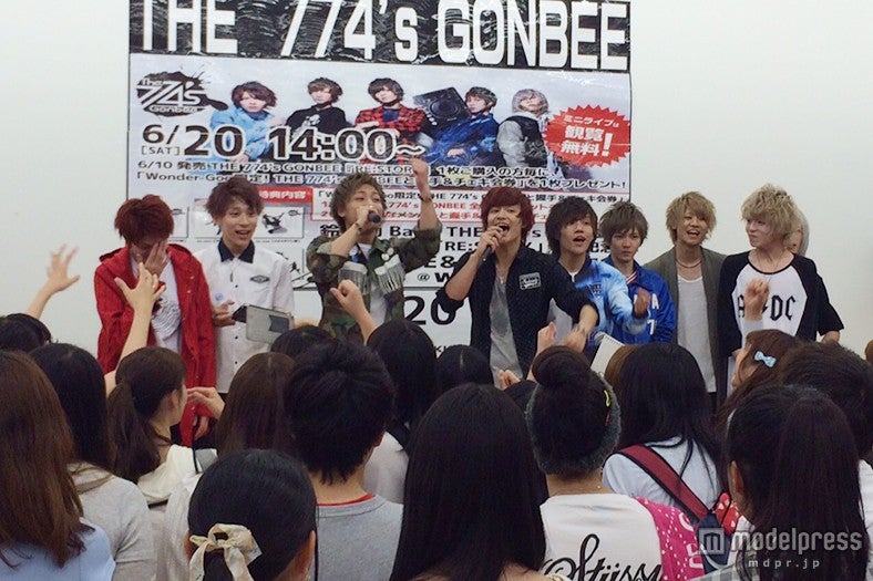 鈴木勤率いる読モバンド・THE 774’s GONBEE、熱狂パフォーマンス「戻って来られて嬉しい」