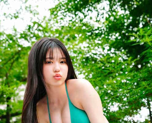 矢野ななか、鮮やかビキニでふっくらバスト際立つ