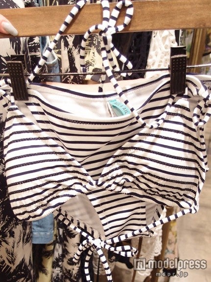 ボーダー柄ビキニ「AULA AILA」31,320円(税込)