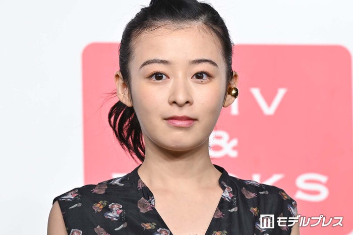 森七菜、サイン入り写真集高額転売に注意喚起「私はあなたに書いたつもりだったよ。かなしい」
