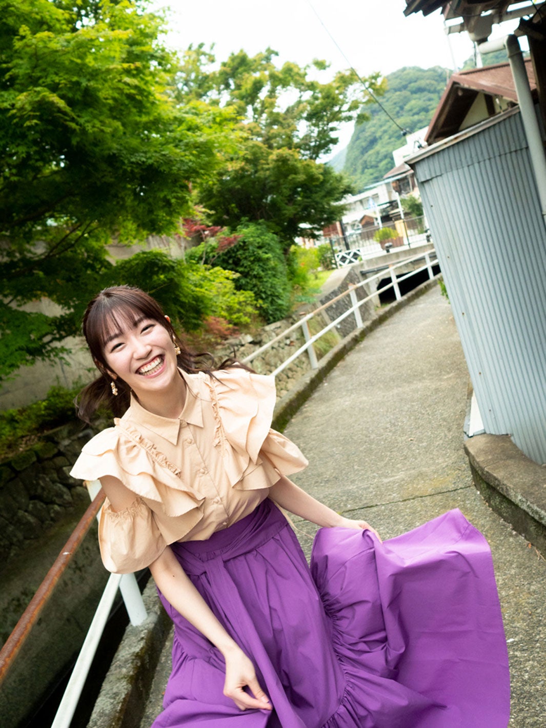 前島亜美／写真集「白群」掲載カット（C）細居幸次郎／小学館