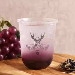 葡萄のティーソーダM600円、L710円(税込)/提供画像