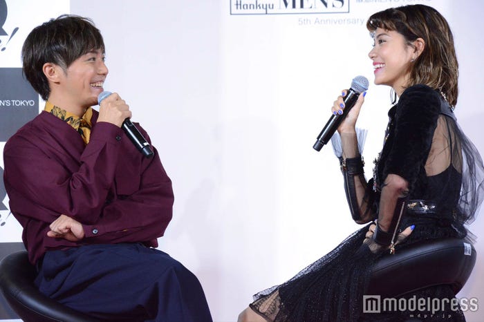(左から)成宮寛貴、森星(C)モデルプレス