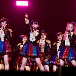 「MX祭り！AKB48 60th Single『久しぶりのリップグロス』発売記念コンサートin武道館2022～リベンジ！新チームお披露目コンサート～」より（C）AKB48