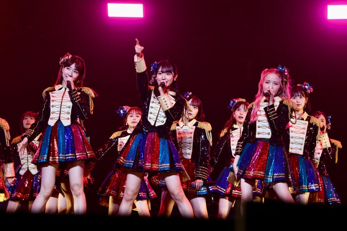 「MX祭り!AKB48 60th Single『久しぶりのリップグロス』発売記念コンサートin武道館2022~リベンジ!新チームお披露目コンサート~」より(C)AKB48
