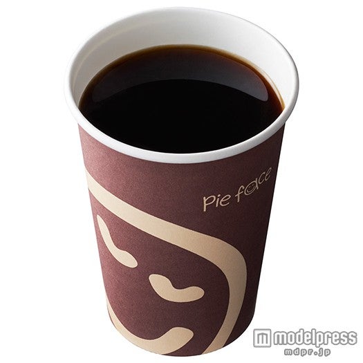 「パイフェイスブレンドコーヒー（ホット）」340円／画像提供：ダスキン
