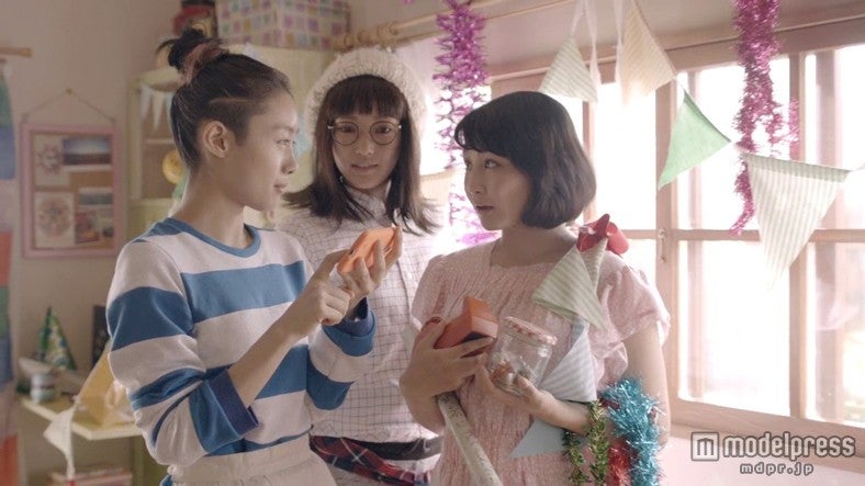 忽那汐里、個性派キュートな刈り上げヘア披露