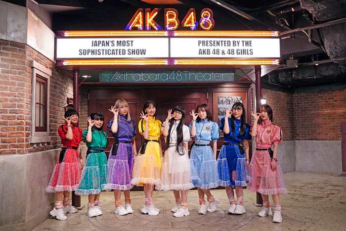 SPY「大声ダイヤモンド<SPY ver.>」AKB48劇場集合写真(提供写真)