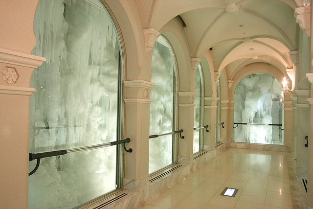 「アナ雪」気分の美術館が「雪の女王のお城のよう」と話題沸騰