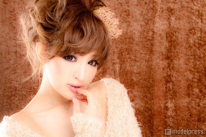 人気ブロガー 元彼とpvで共演 コメント300件超の大反響 モデルプレス 人気ブロガー 元彼とpvで共演 コメント300件超の大反響 モデルプレス