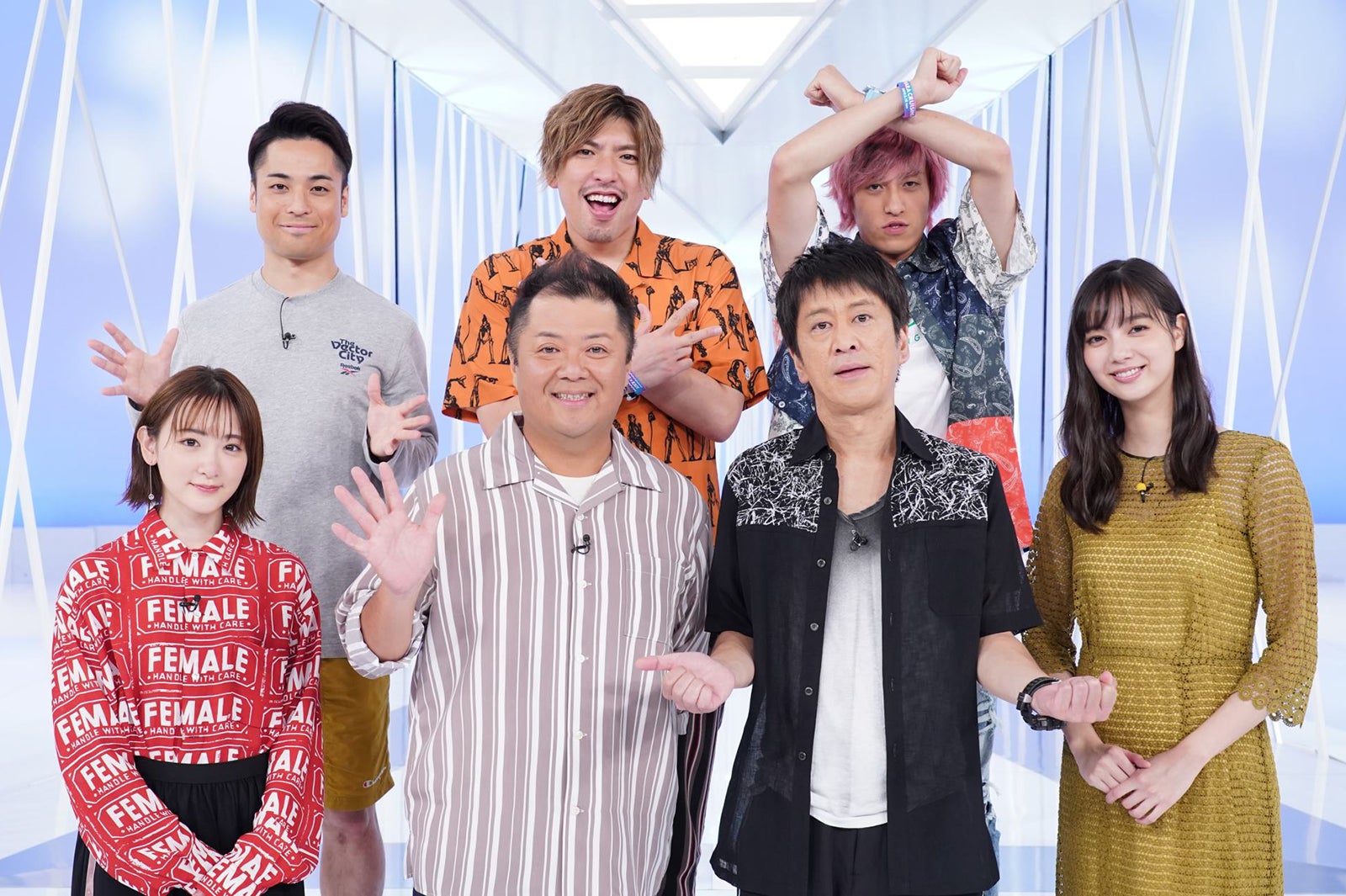 （前列左から）生駒里奈、小杉竜一、吉田敬、新川優愛（後列左から）FISHBOY、りんたろー。、兼近大樹 （画像提供：関西テレビ）