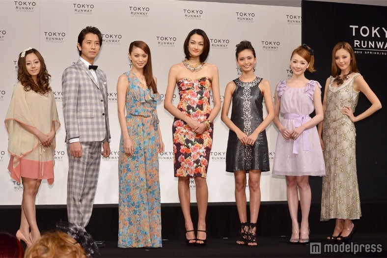 左から：夏川純、谷原章介、蛯原友里、冨永愛、加藤夏希、アユキ、ルナ