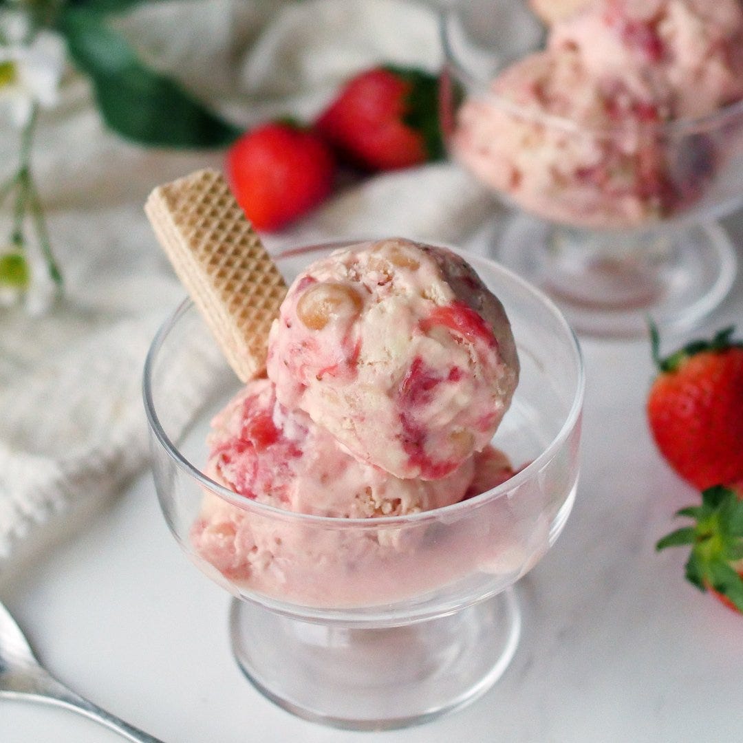 専門店の味！ストロベリーチーズケーキアイスクリーム