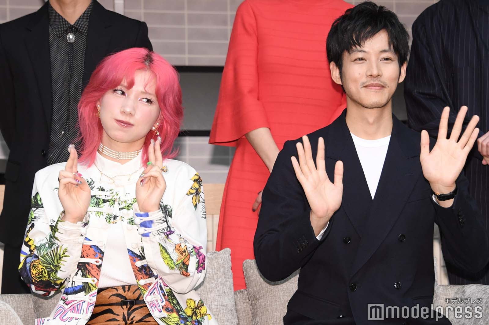 仲里依紗、松坂桃李（C）モデルプレス