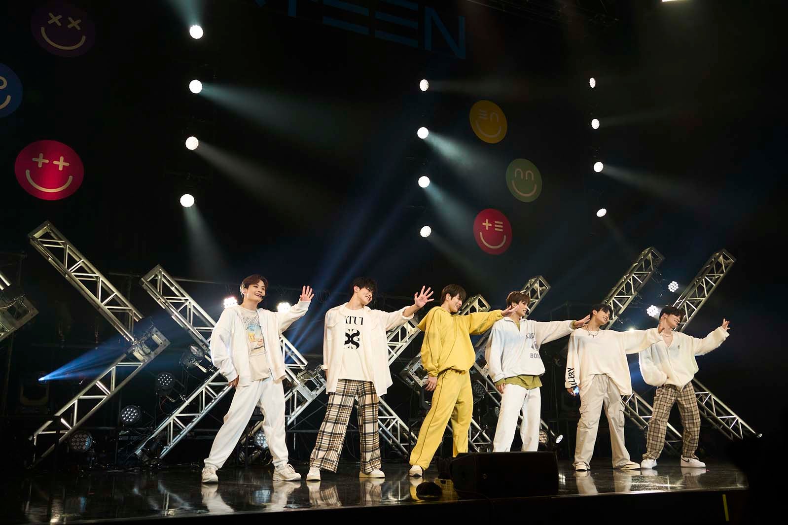 DXTEEN（C）LAPONE Entertainment