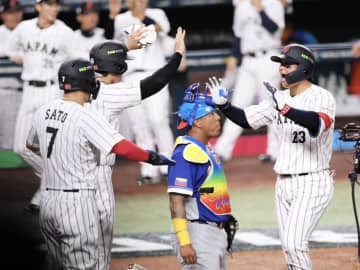 WBC森下の3ランに「ウォッ！」驚愕する巨人選手の姿にSNS「最高すぎる！」「選手同士のリスペクト」「ずっと見ていられる」と反響
