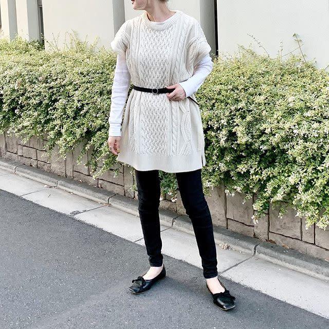 黒スキニー ケーブルニット