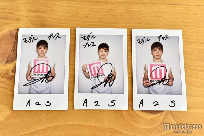 直筆サイン入りチェキ