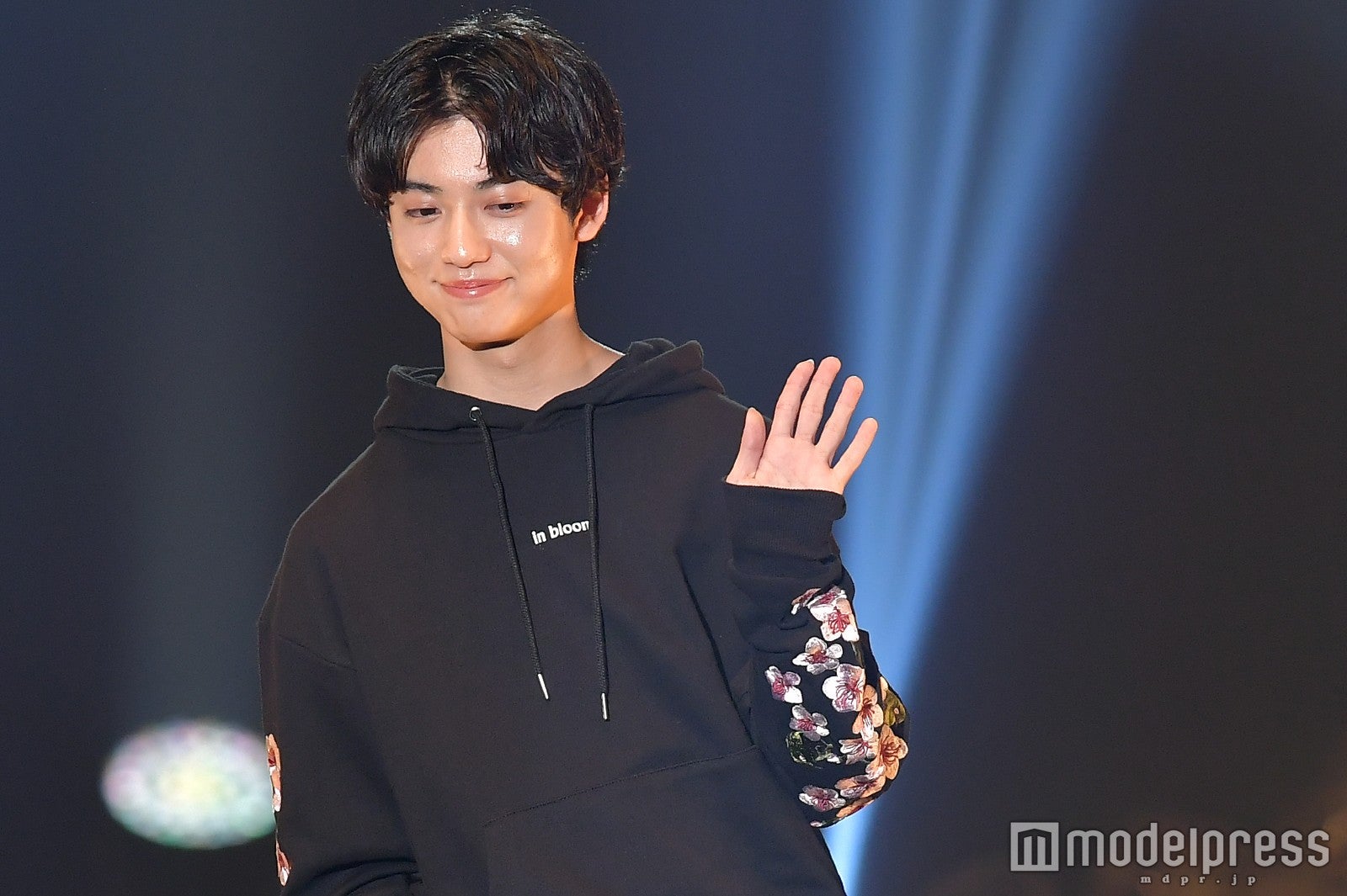 (画像21/45) 中島健・那須泰斗ら“超イケメン”が勢揃い 頭ポンポン・2ショット撮影…観客に接近サービスで熱狂の渦＜超十代＞ モデルプレス