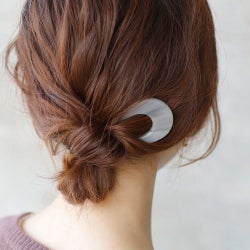 ヘアアクセサリーの種類 挟む 刺す 結ぶなどヘアアクセの使い方 名前一覧 モデルプレス