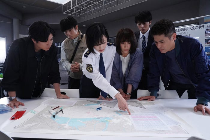 (左から)加藤シゲアキ、中尾明慶、山口紗弥加、齋藤璃佑、佐藤隆太「新東京水上警察」(C)フジテレビ