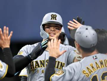 阪神・高橋が両リーグトップ11勝目 森下＆佐藤輝の今季初連弾で単独首位キープ
