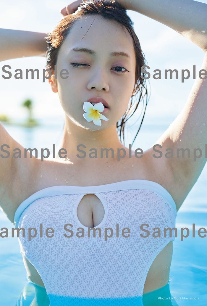 宮田愛萌1st写真集「Lilas」封入特典(撮影/花盛友里)