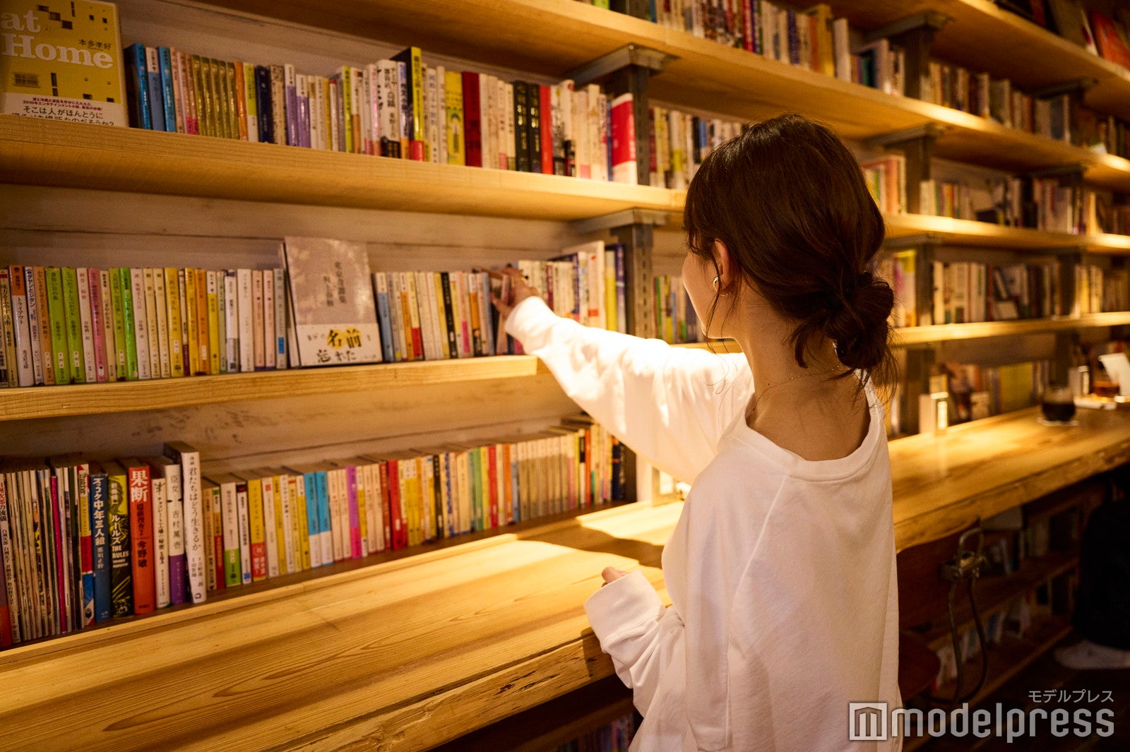 森の図書室（C）モデルプレス