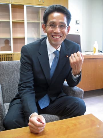 【中道】代表選敗戦の階猛氏 眼鏡外して「どうやったら皆さんに評価いただけるか。顔？」動画配信で脱線トーク連発 難読ネームもネタに