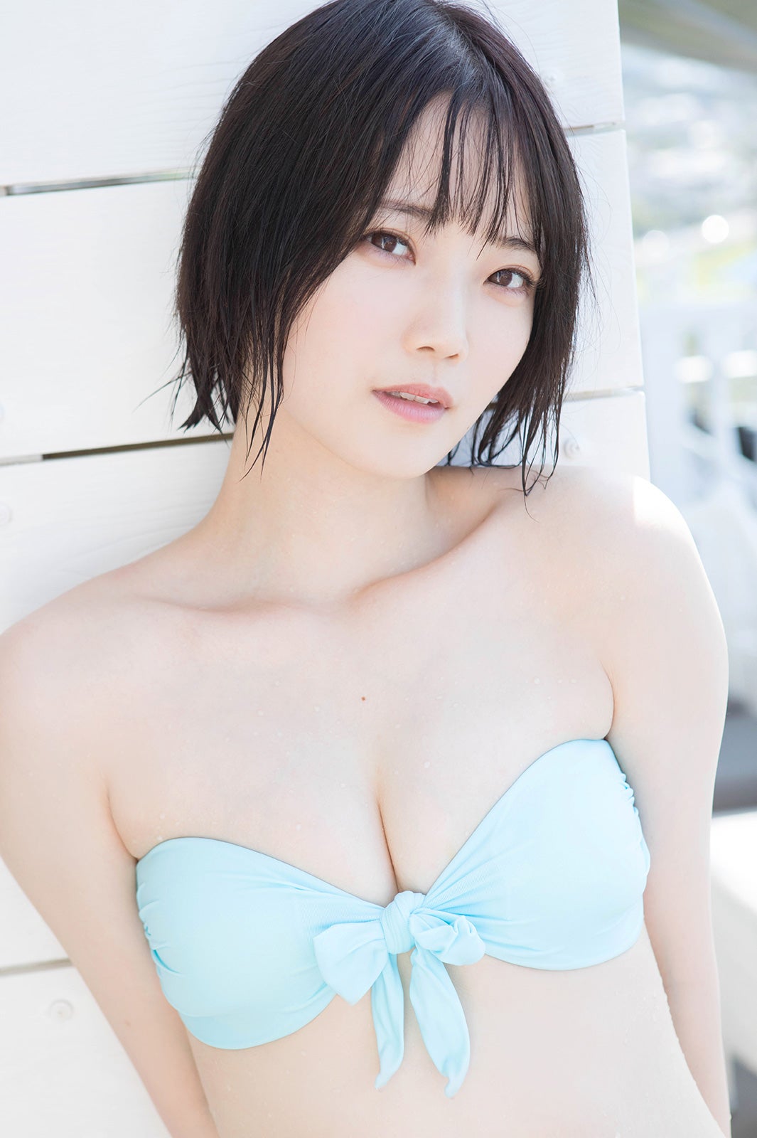 “注目の新人モデル”新谷姫加、美バスト開放「週プレ」初登場