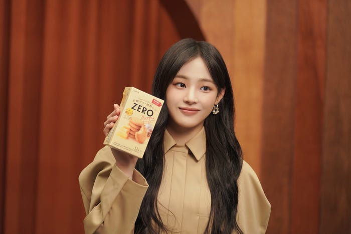 MINJI/新TVCM「This is おいしいZERO チョコ篇/アイス篇」ビハインドより(提供写真)