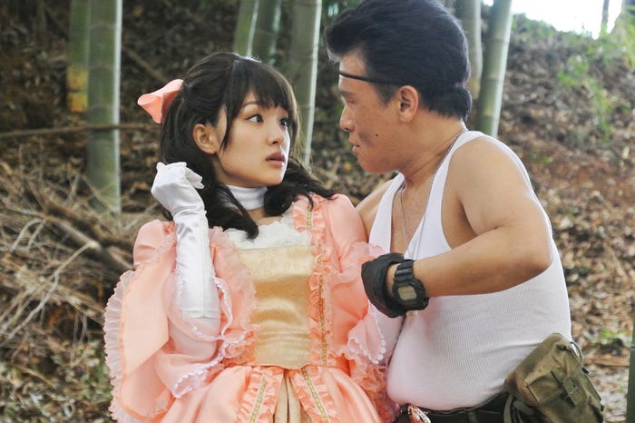 剛力彩芽、橋本じゅん(C)TBS