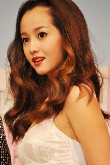 沢尻エリカ、注目の復活会見　約7ヶ月ぶりに公の場に