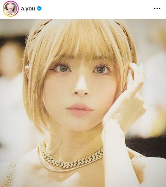 キャンバス油絵 AP♡ AYUちゃんグッズを身に着けた男の子猫 キャンバス油絵