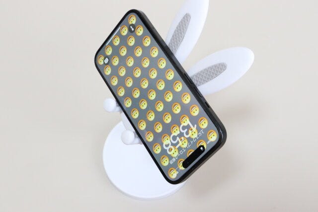 伸縮式スマホスタンドラビット　使用例